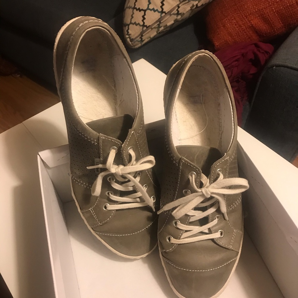 Sneaker
